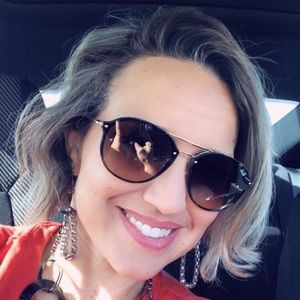 Meet your Posher, Angela